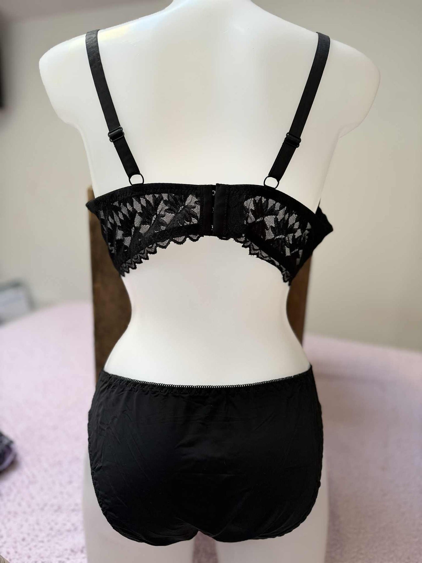 L’ensemble soutien-gorge E